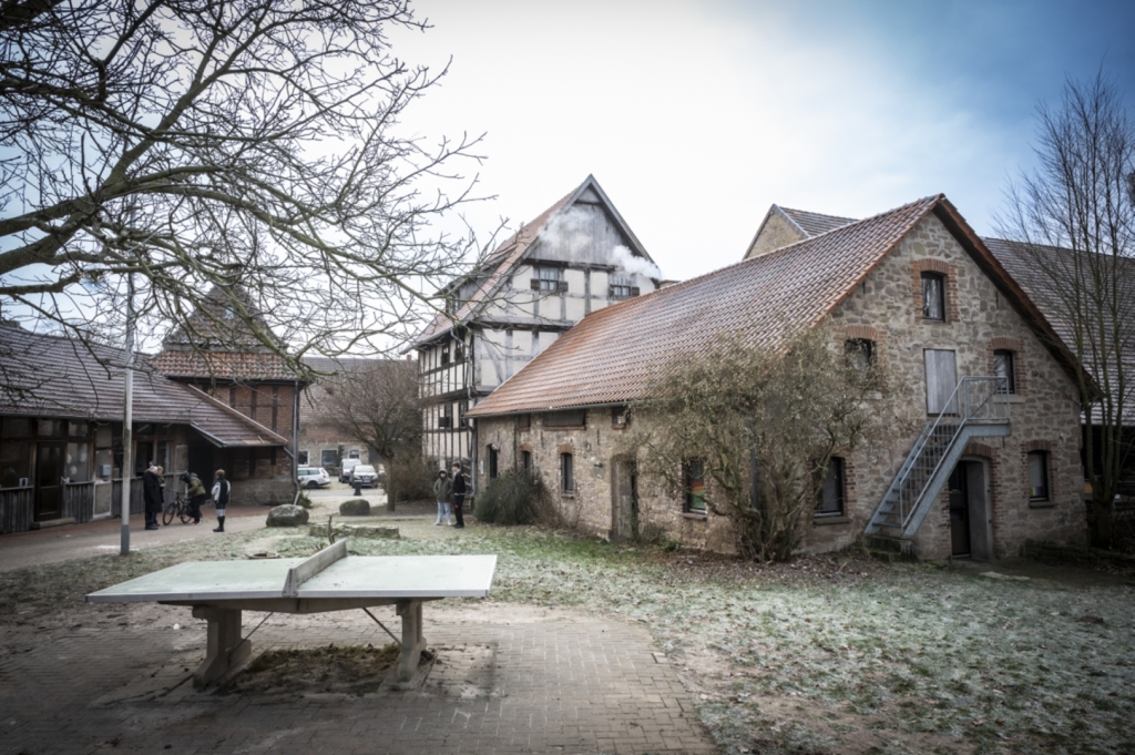 Hof der Familie Nacke, Schule in Grünau